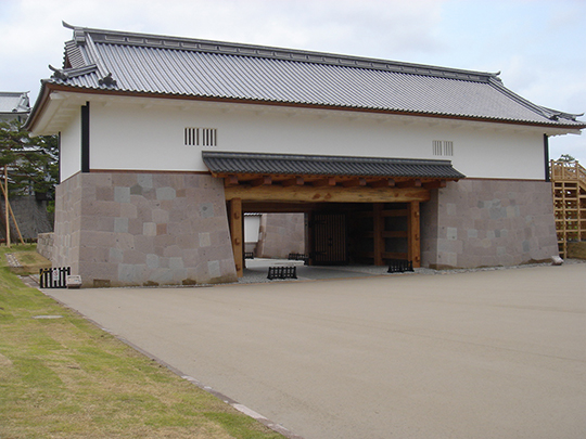 金沢城公園　河北門