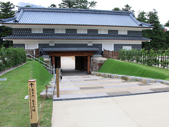 金沢城公園　鼠多門